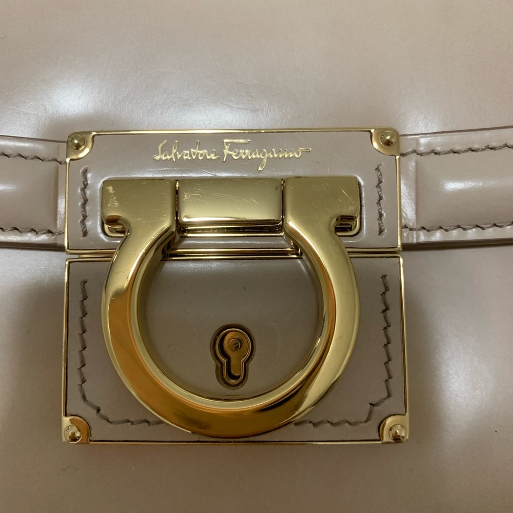 Salvator Ferragamo shoulder bag neutral color